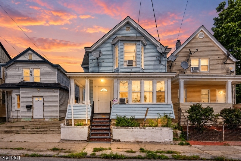 90 Manchester Ave