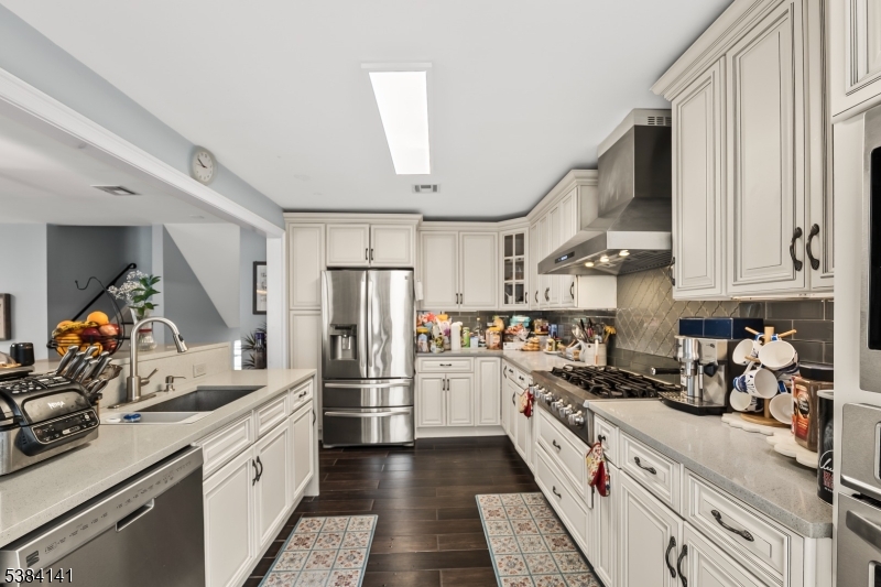 Kitchen-Allappliances included