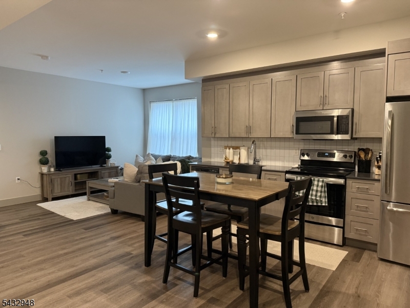 Living/Kitchen