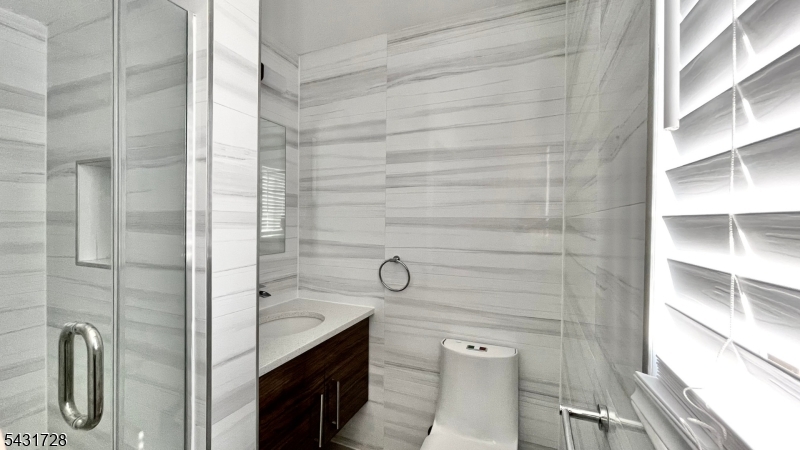 Updated Primary Bathroom