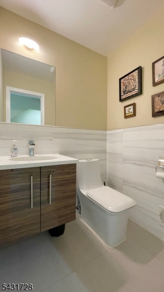 Powder Room on 1st Floor