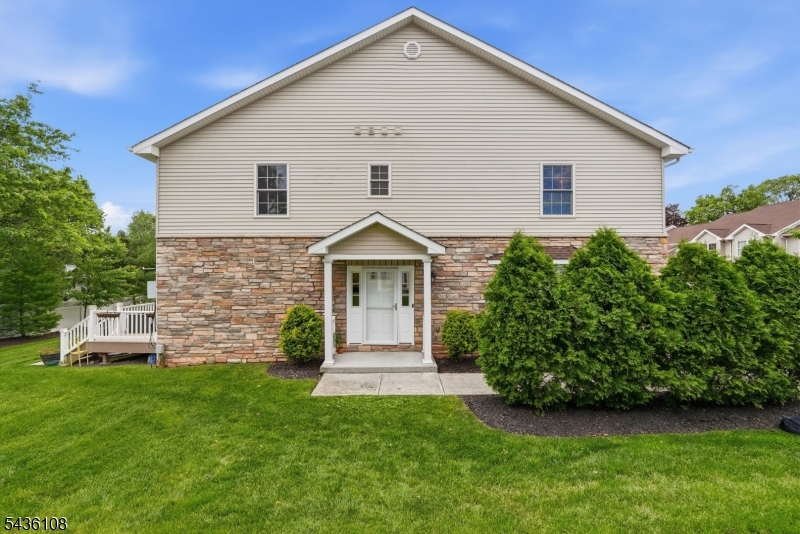41 Harvey Ct, Clark Twp., NJ 07066 Listing Photo  0