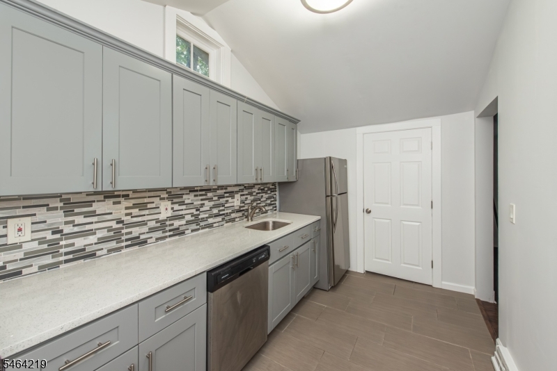 8 Weaver House Cove Rd