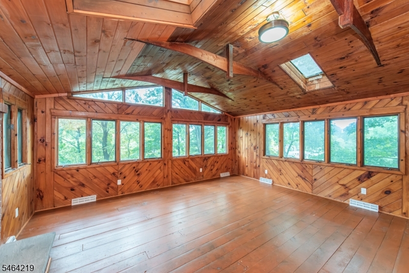 8 Weaver House Cove Rd