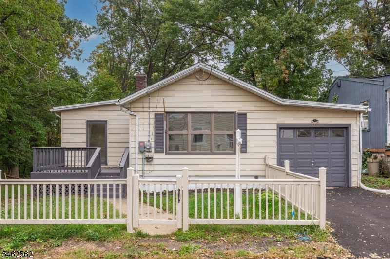 278 Outlook Blvd