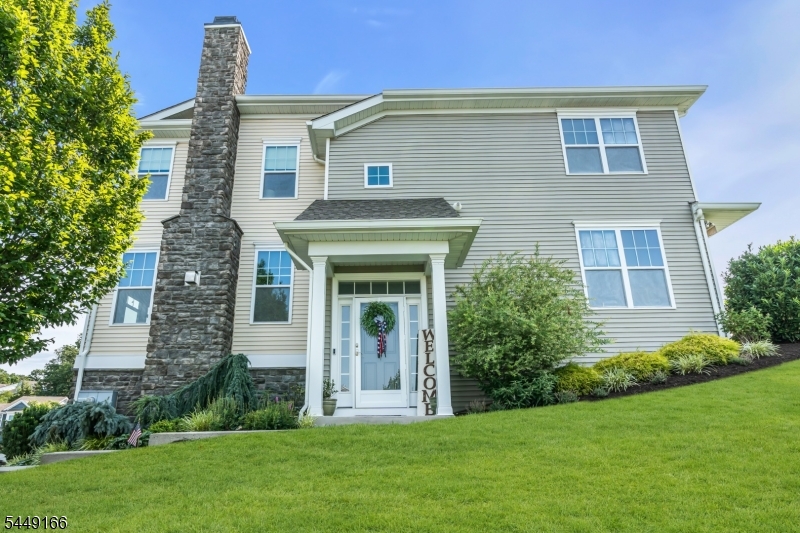 18 Blazingstar Way