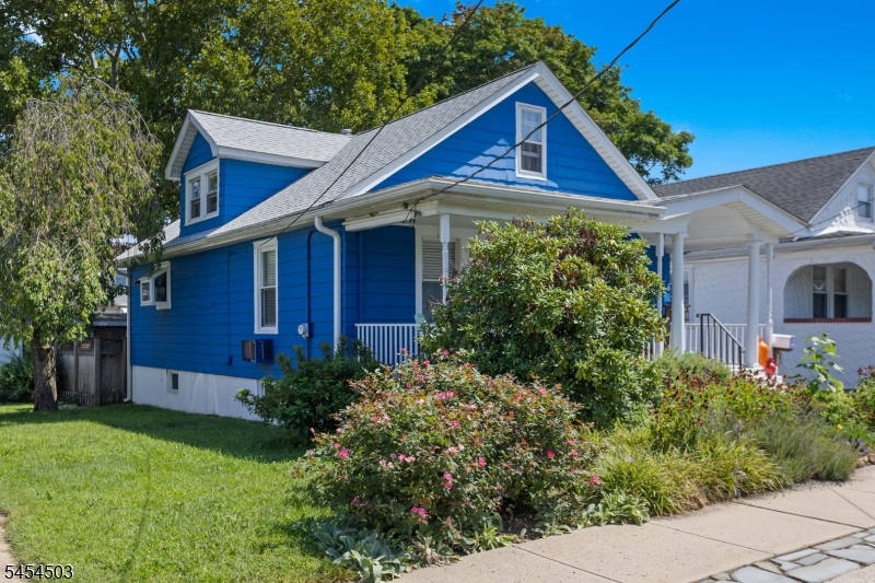 9 Cornell St