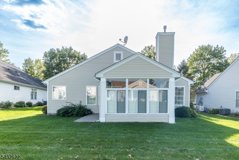 6 Weybourne Ln