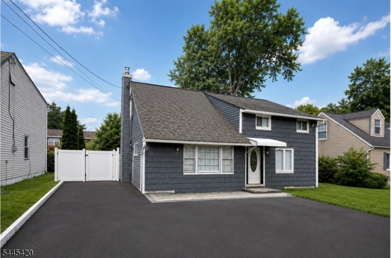 215 Johnson Ave