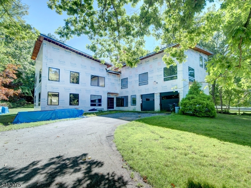18 Rambling Brook Rd