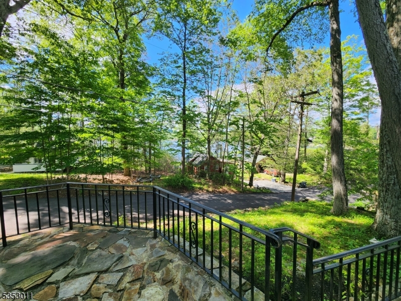 7 Raccoon Island Rd
