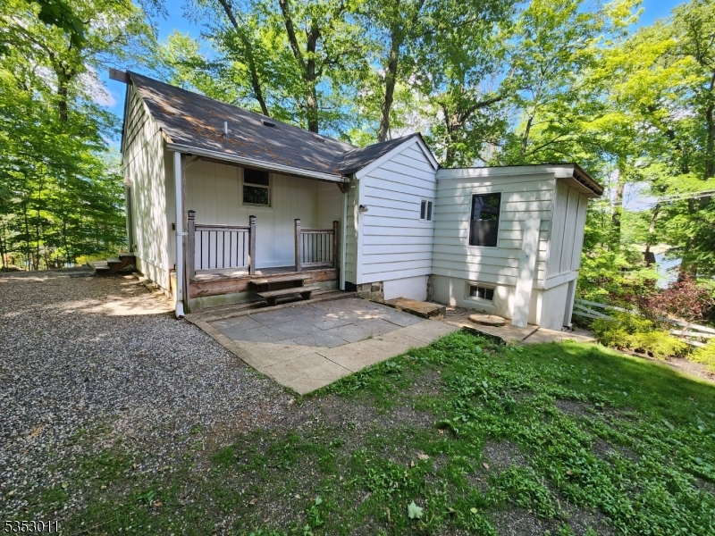 7 Raccoon Island Rd