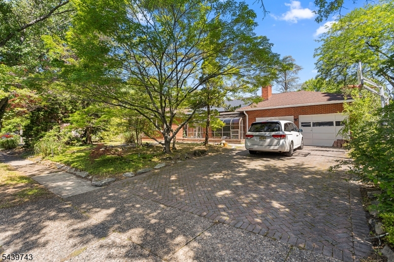 88 Tall Oaks Dr