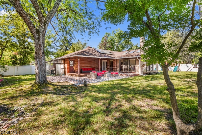 88 Tall Oaks Dr