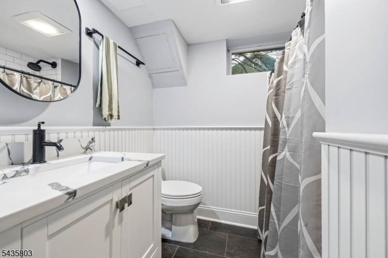 BASEMENT FULL BATH