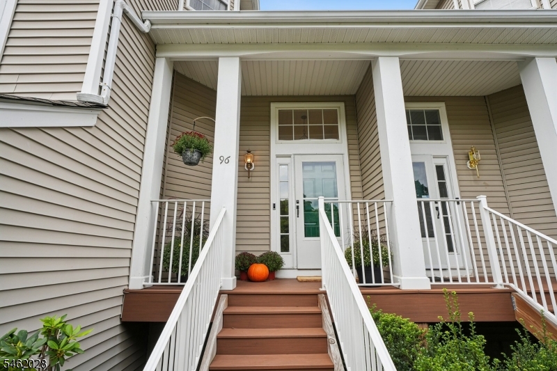 96 Woodmont Dr