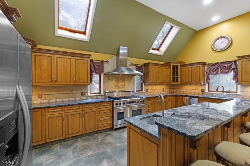 GOURMET KITCHEN VIEW 2