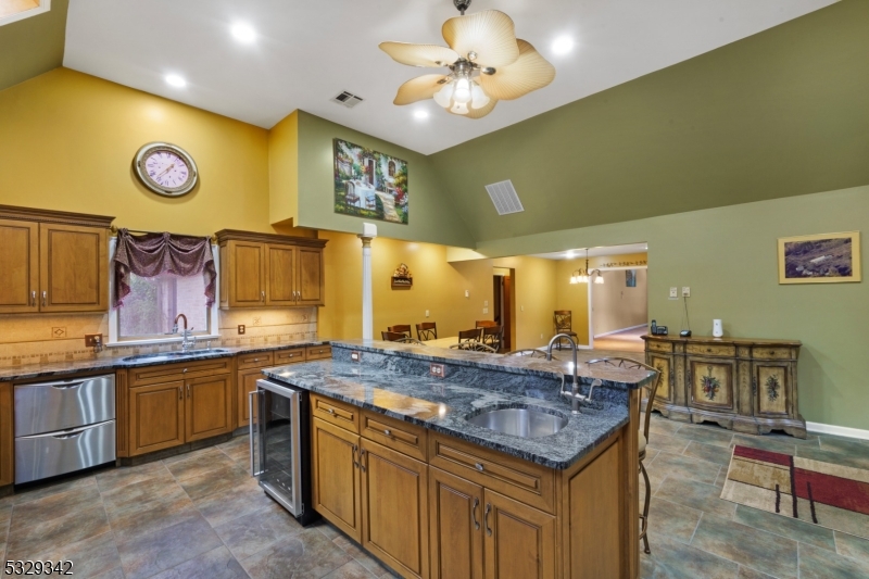 GOURMET KITCHEN VIEW 3