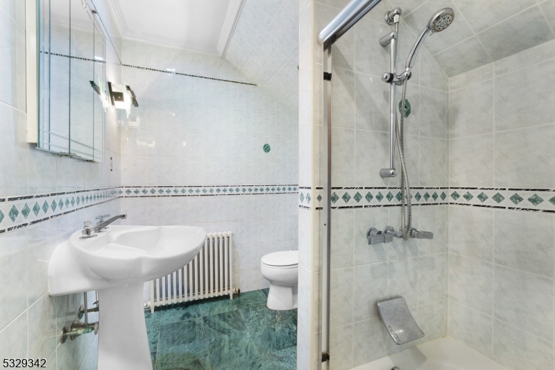 2ND FL. MAIN BATH