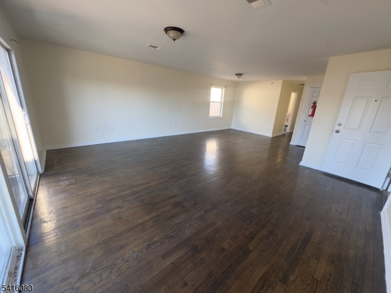 living room/dinning combo