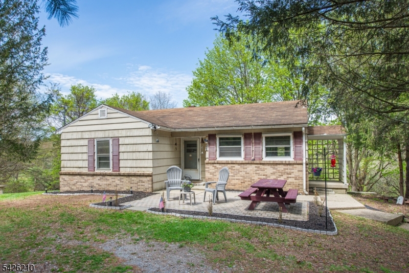 211 Clove Rd
