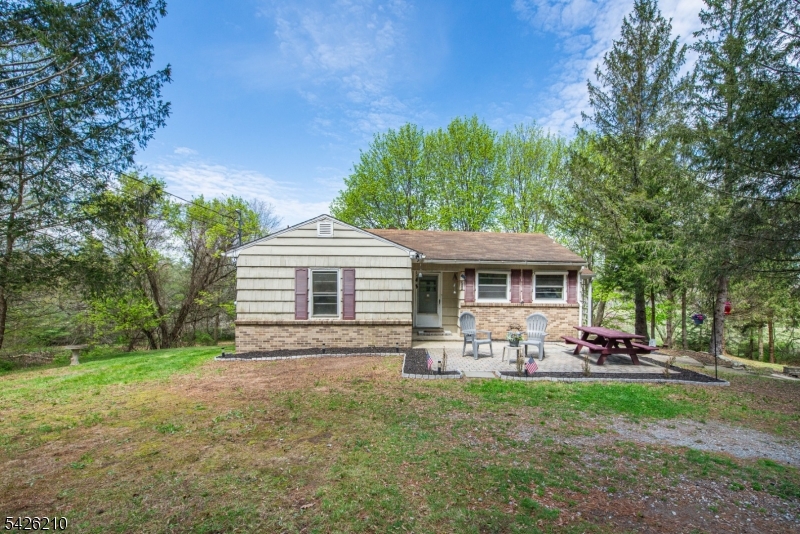 211 Clove Rd