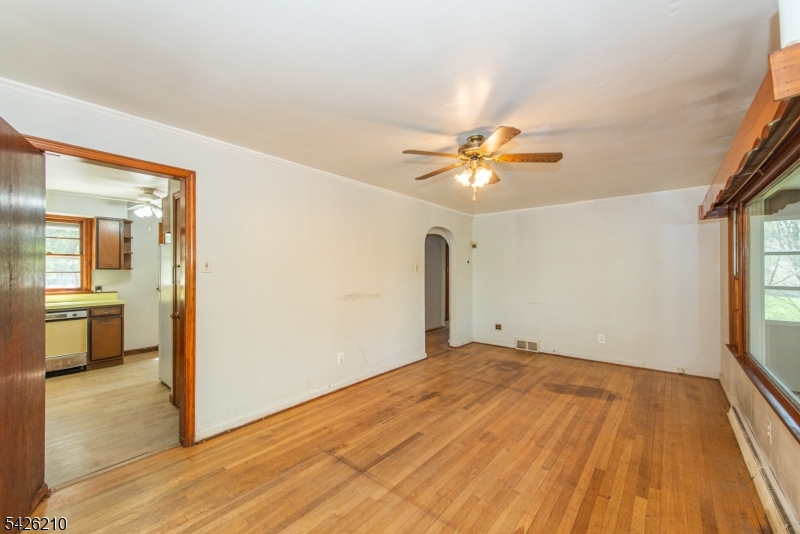 211 Clove Rd