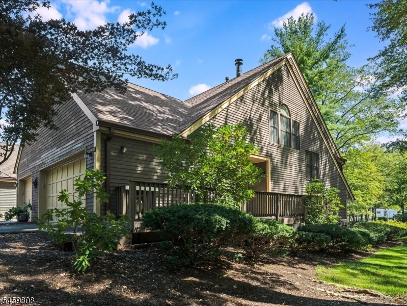 2 Black Walnut Ln H