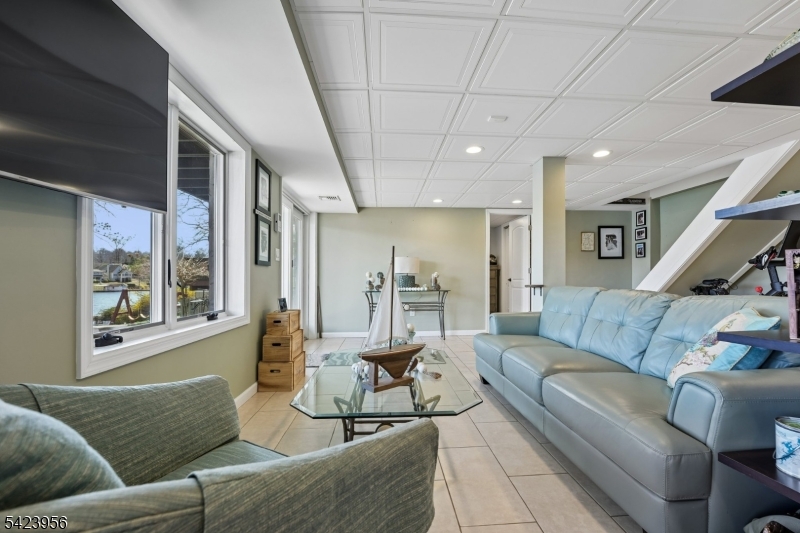 Bright, Fresh & Clean