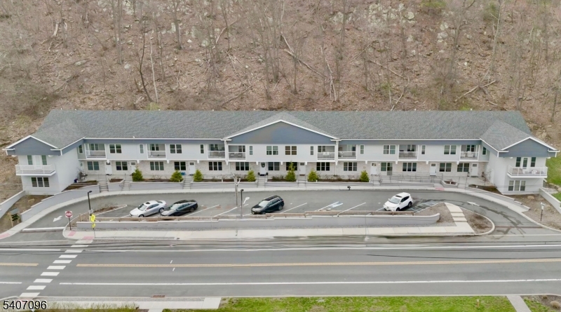 165 Lakeside