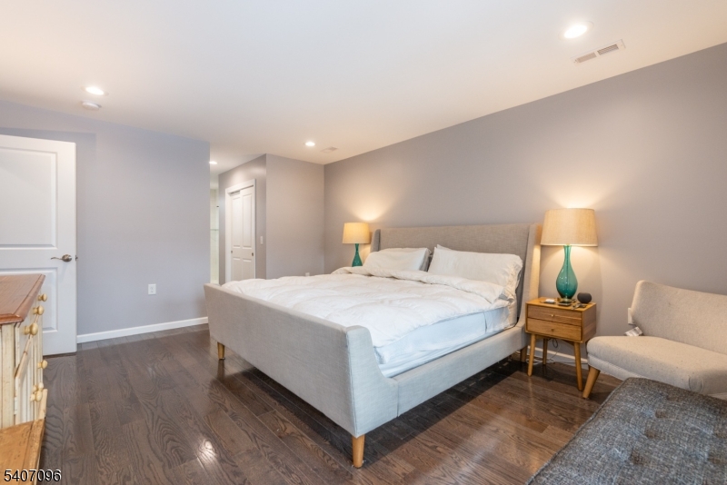 _Primary Bedroom