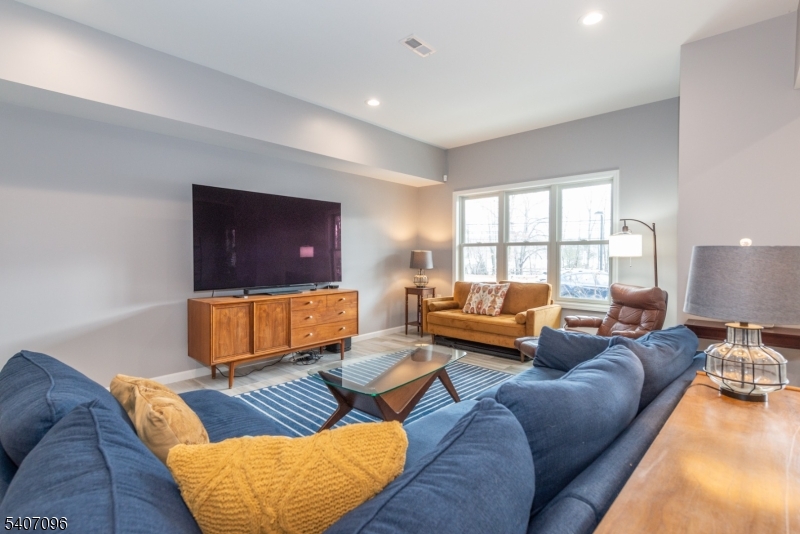 _Large Living Room