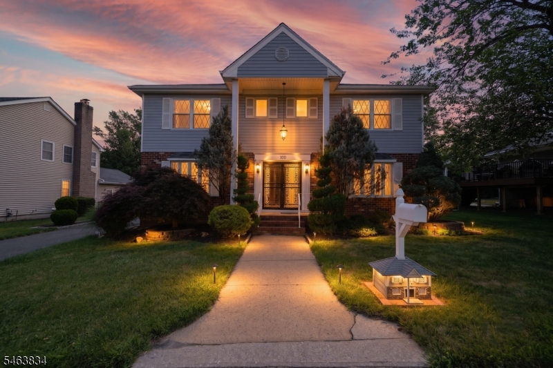 100 Howell Ave