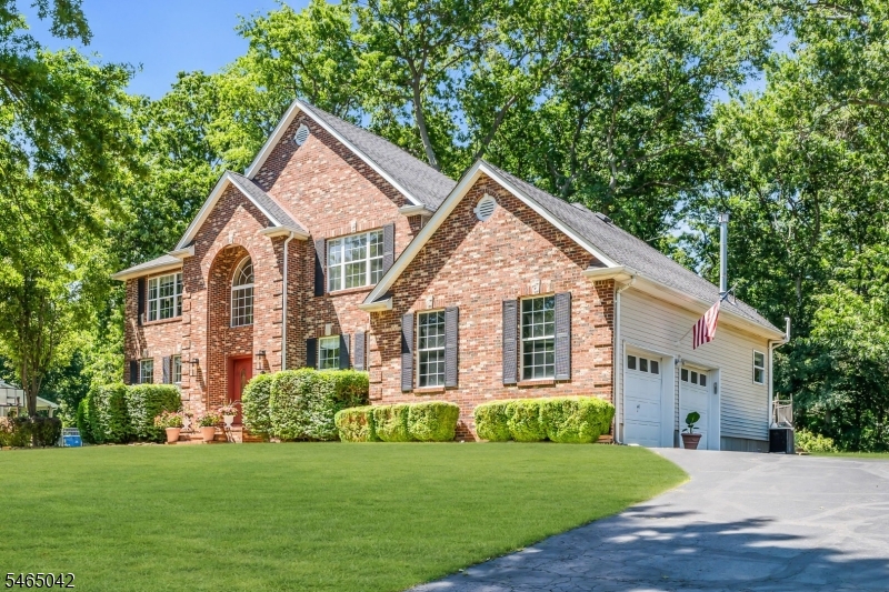4 Scott Dr