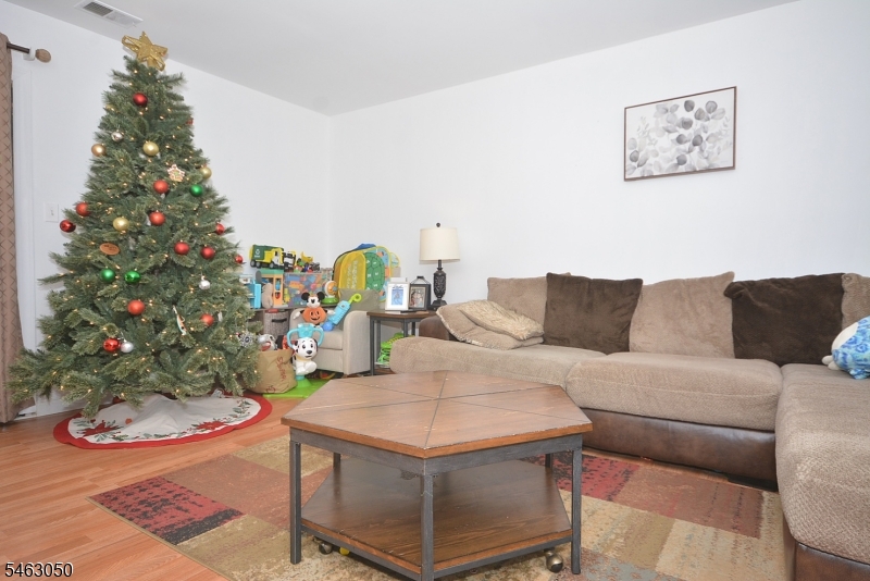 80 Wyndham Pl