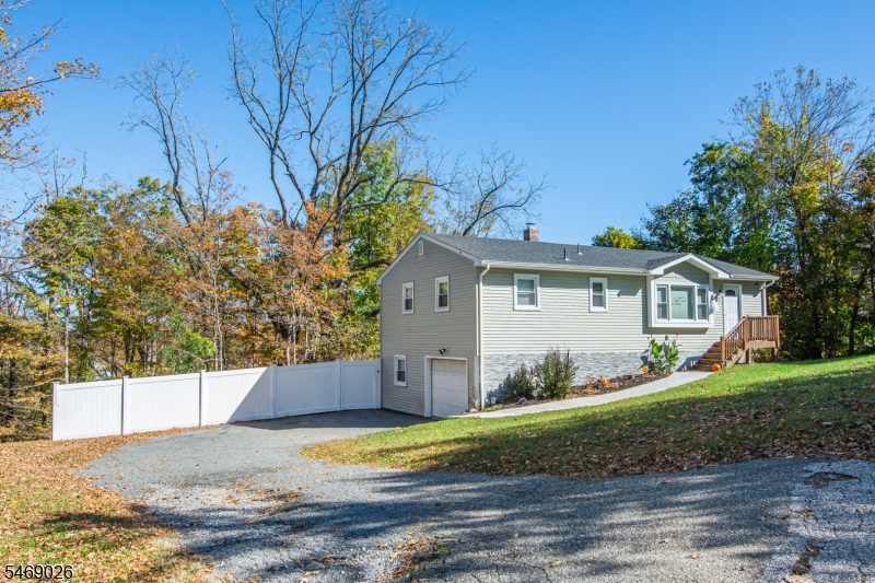 3 Gardenia Rd