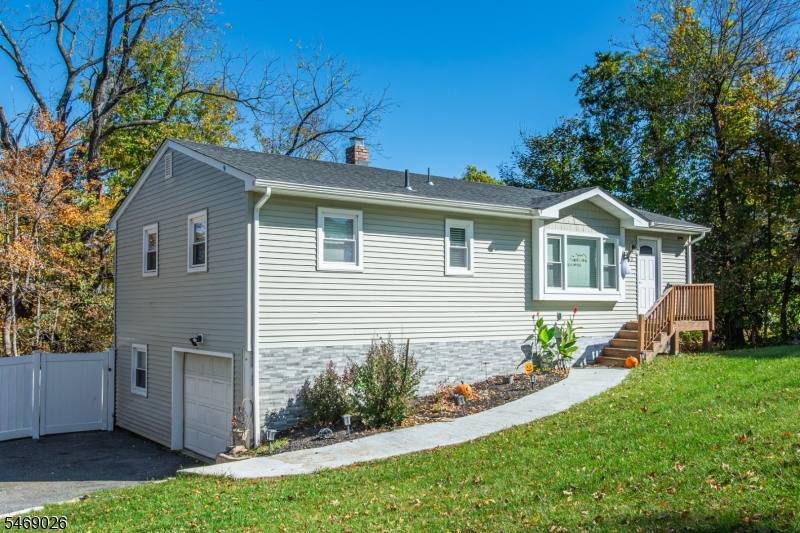 3 Gardenia Rd