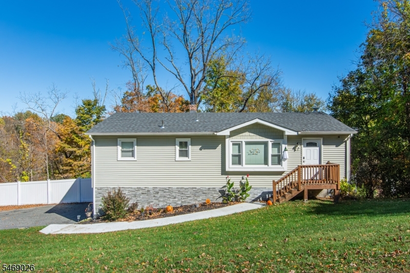 3 Gardenia Rd