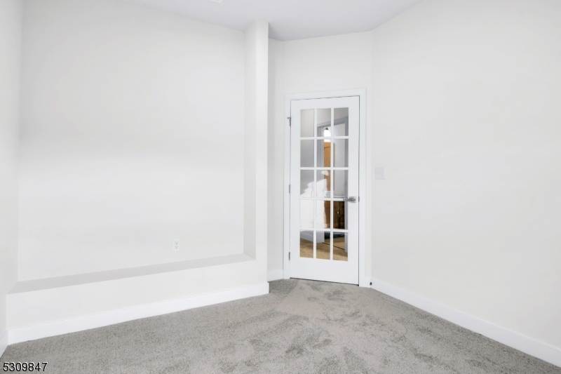 Bedroom/Office