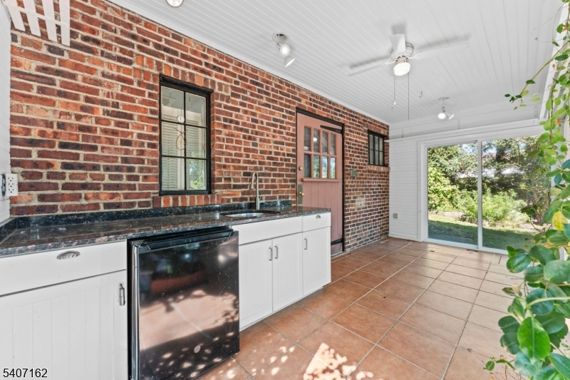 Outdoor Kitchen