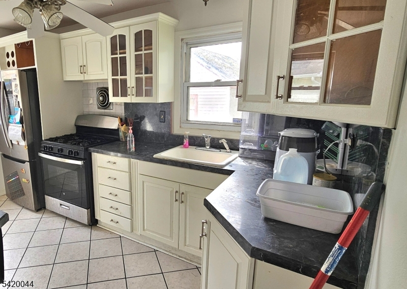 23 Colonial Ave Cv 1