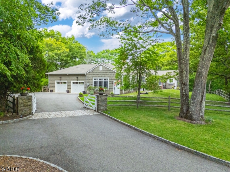 Entrance to Driveway