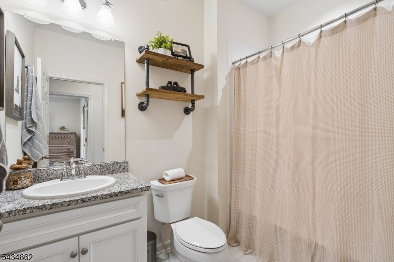 Full Hall Bath