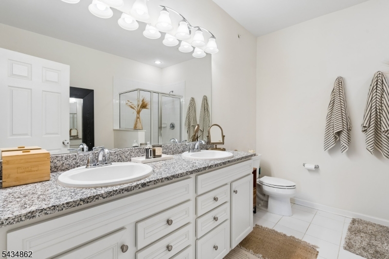 Full Hall Bath