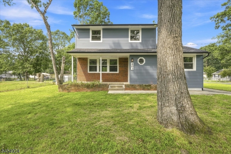 203 Arrabella Ave