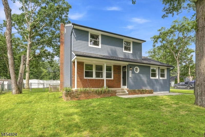203 Arrabella Ave