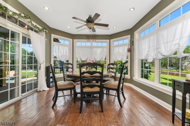 BREAKFAST ROOM