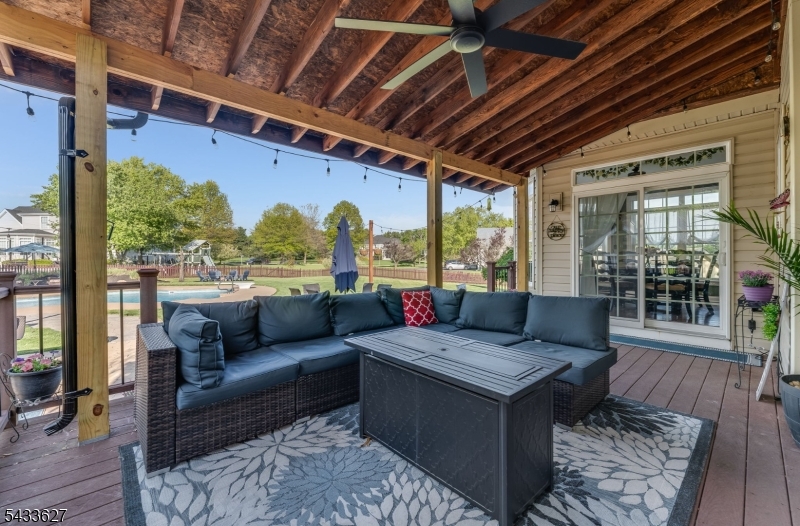 COVERED DECK