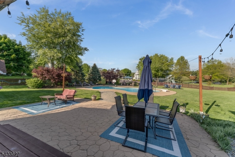 STAMPED CONCRETE PATIO