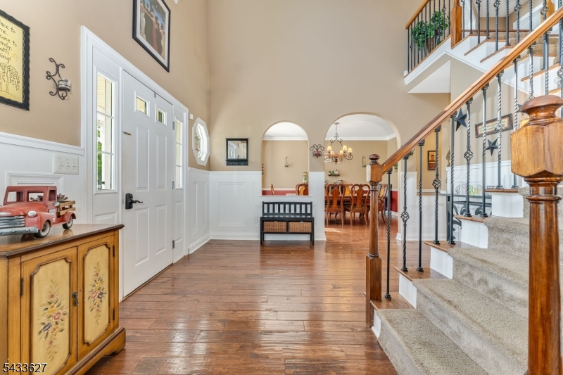 ENTRANCE FOYER